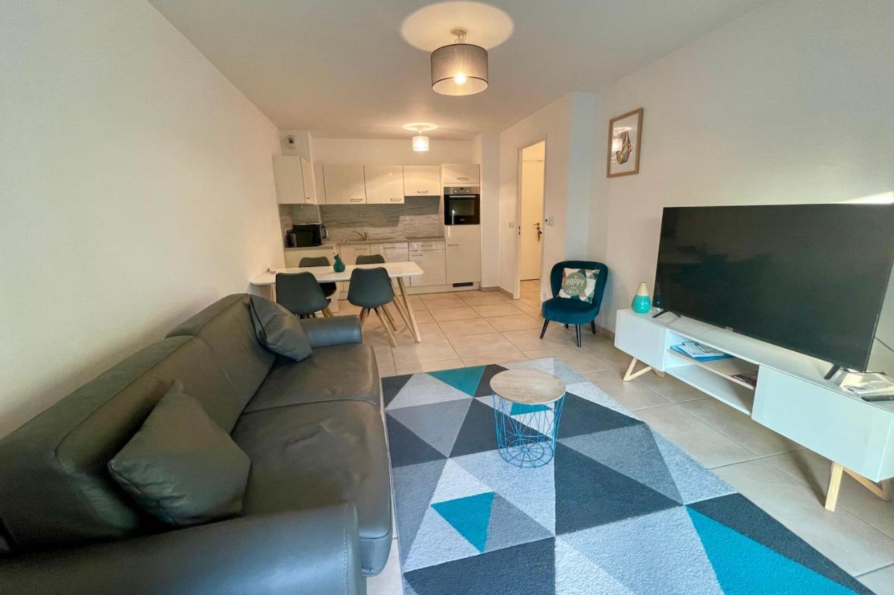 Oxford 1 Bedroom Apartment In A Brand New Building With A Pool 칸느 외부 사진